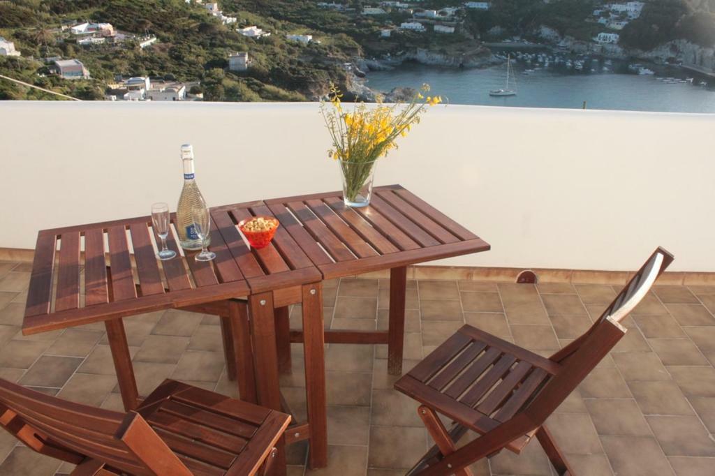 Le Case Dei Pescatori - Residence Il Tramonto Ponza Bagian luar foto