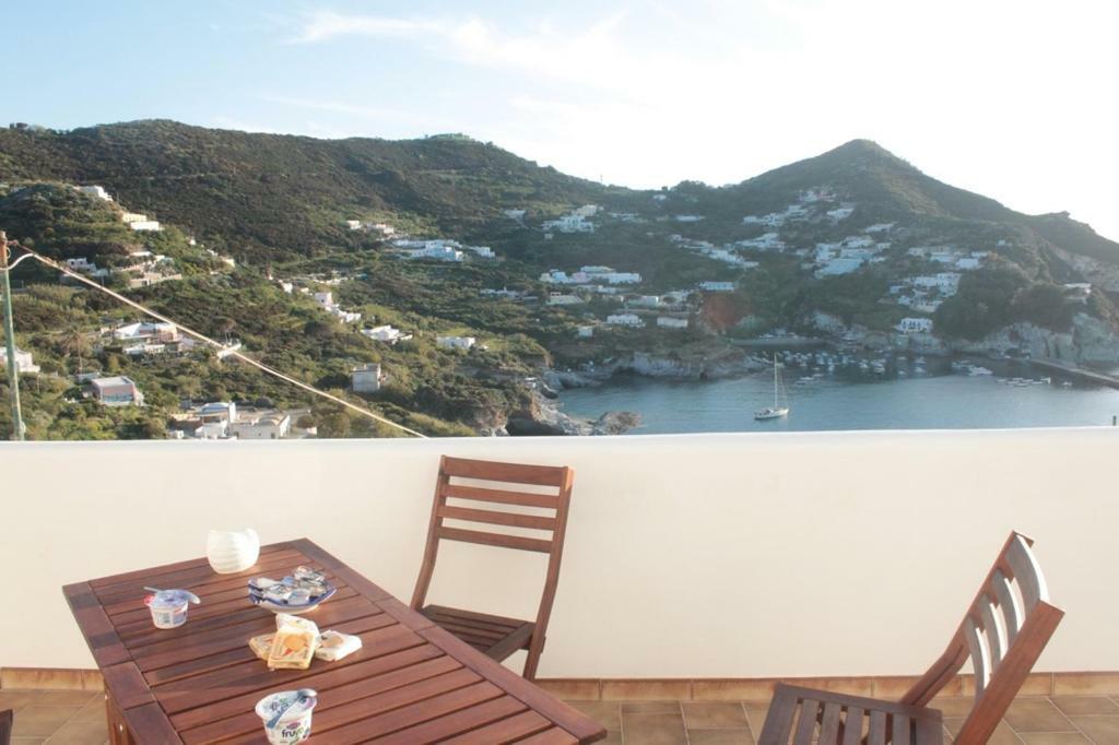 Le Case Dei Pescatori - Residence Il Tramonto Ponza Bagian luar foto