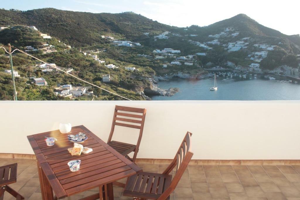 Le Case Dei Pescatori - Residence Il Tramonto Ponza Bagian luar foto